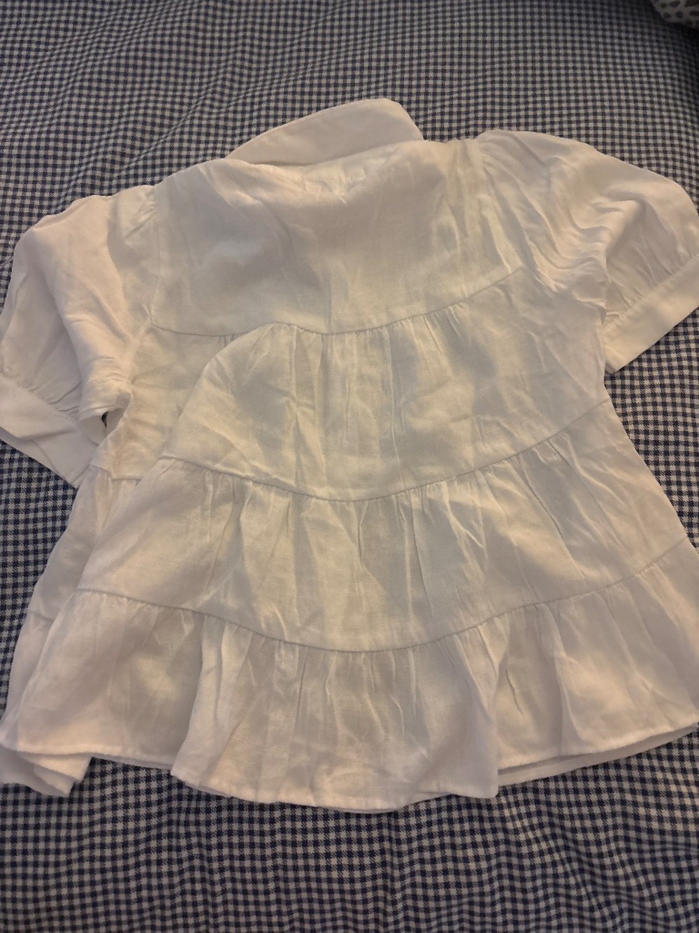 White button up shirt - Picture 2 of 3